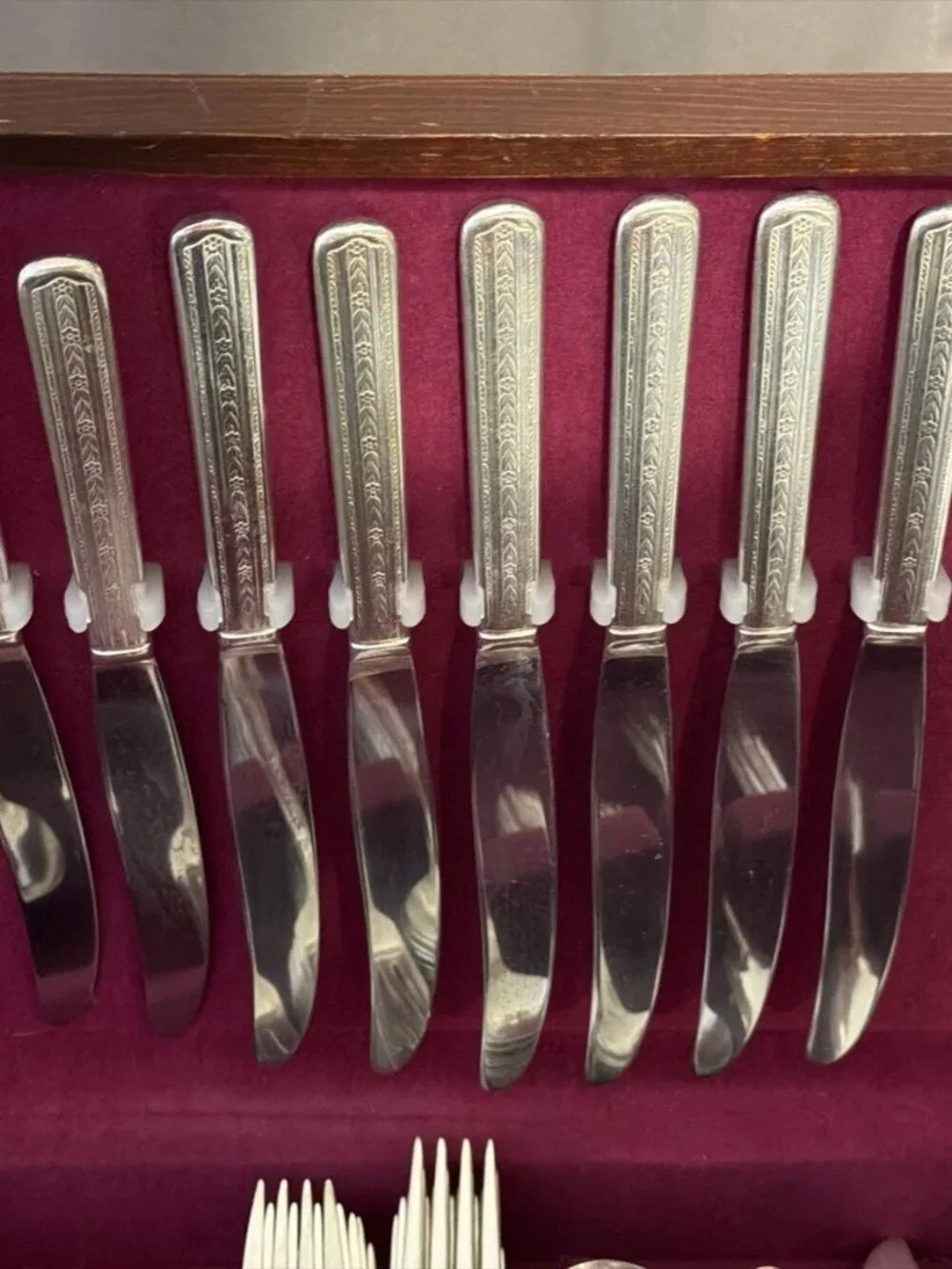 Wallace Knickerbocker Silverplate AA 63 pcs Roseanne Flatware Set Service for 8+
